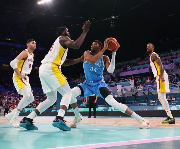 阿尔达马：字母每天都在全力以赴 他每次为国出战都感到自豪