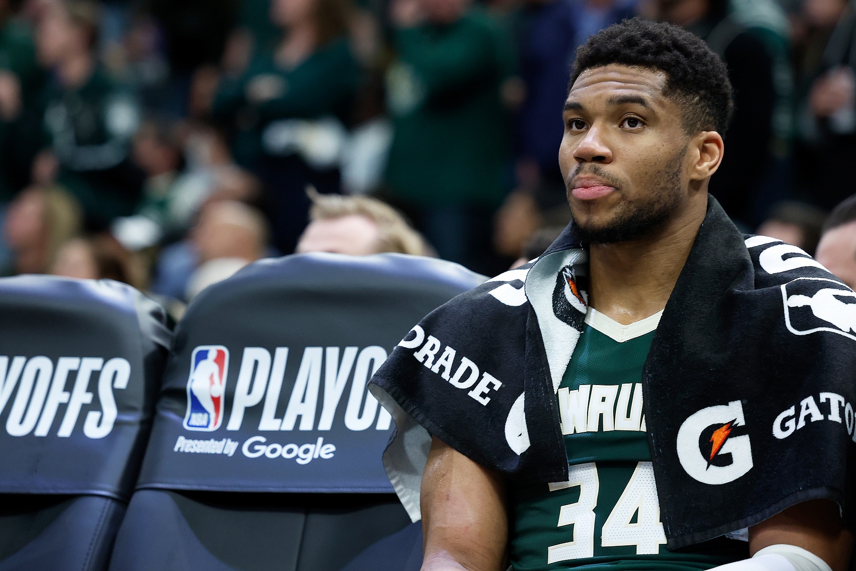 ESPN预测新赛季下滑球队：雄鹿第1 湖人第2 绿军&太阳并列第3