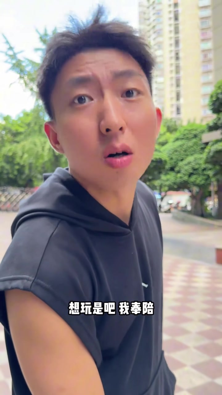 王师傅cos尚博勒“吓”到郭艾伦 两人活动中单挑