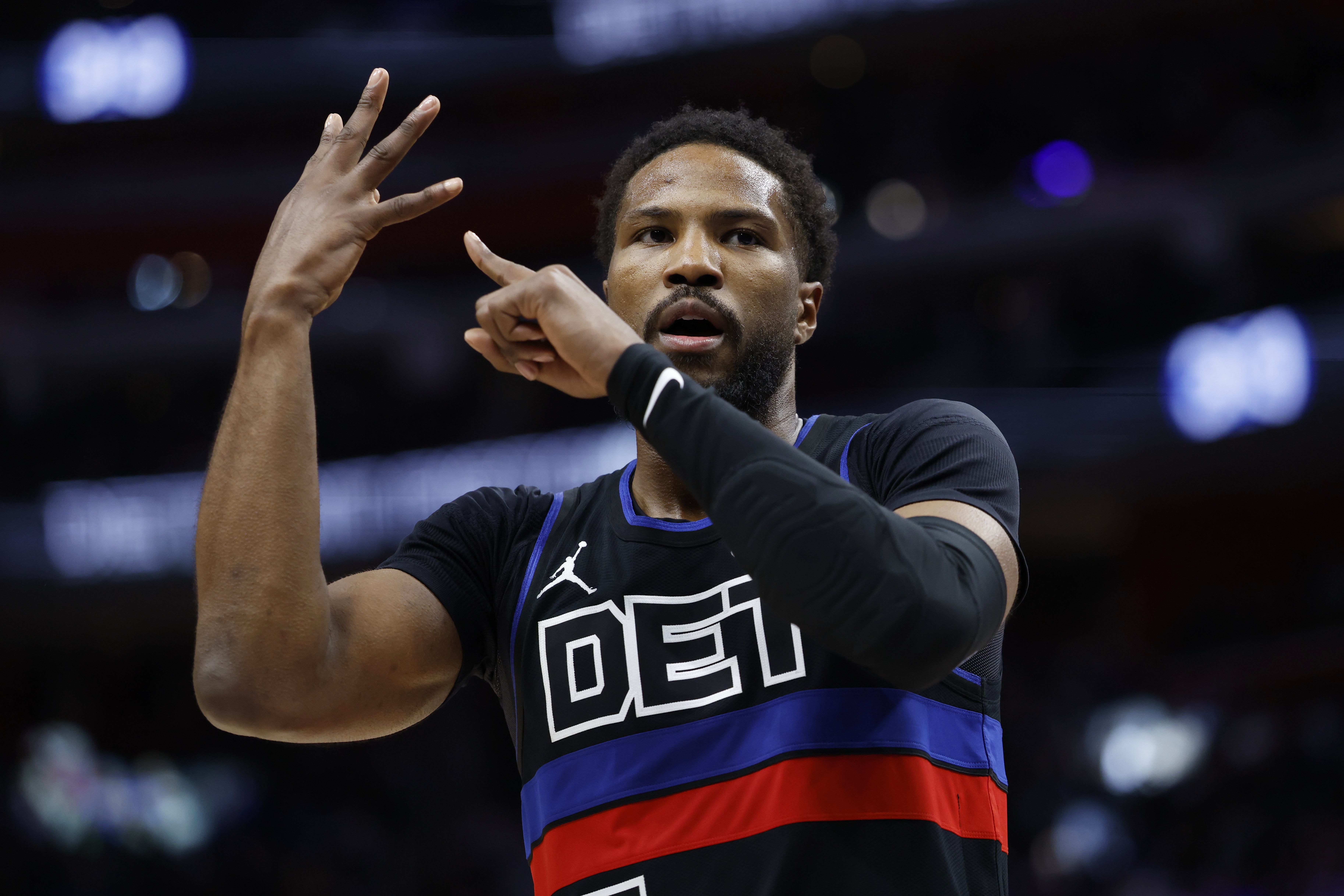 Scotto：活塞、森林狼、尼克斯、骑士近期接触了马利克-比斯利