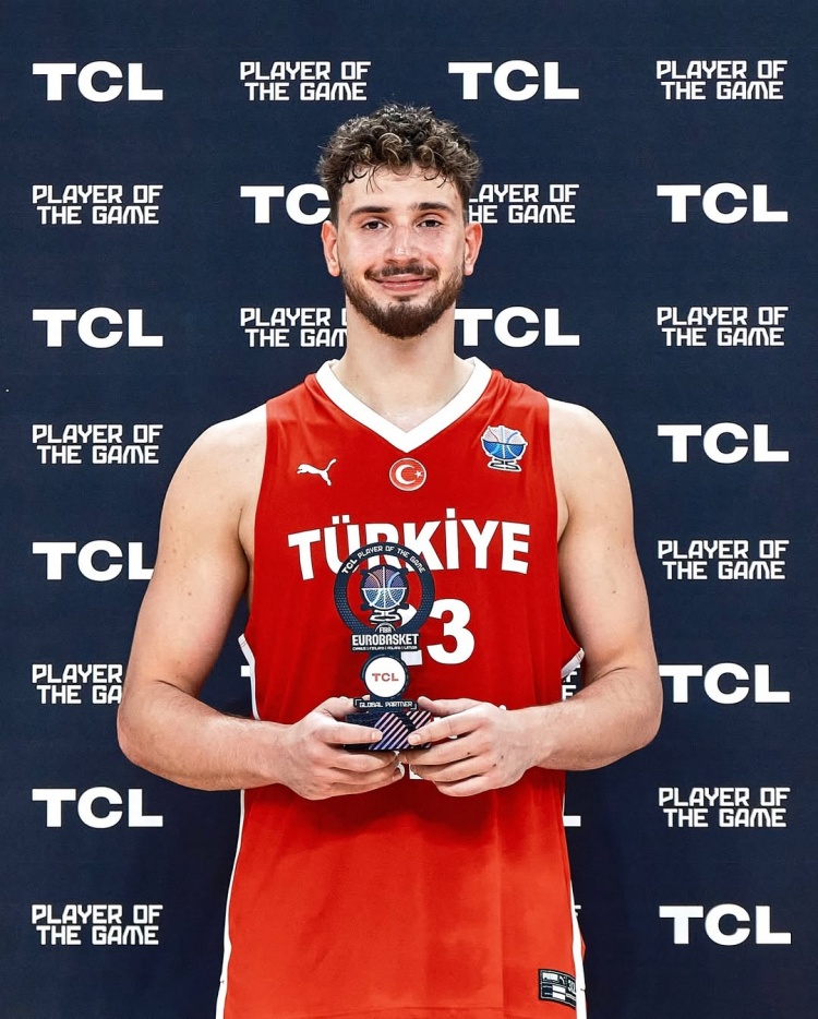 对位波津16分8板7助完全占上风！申京当选土耳其首战最佳球员