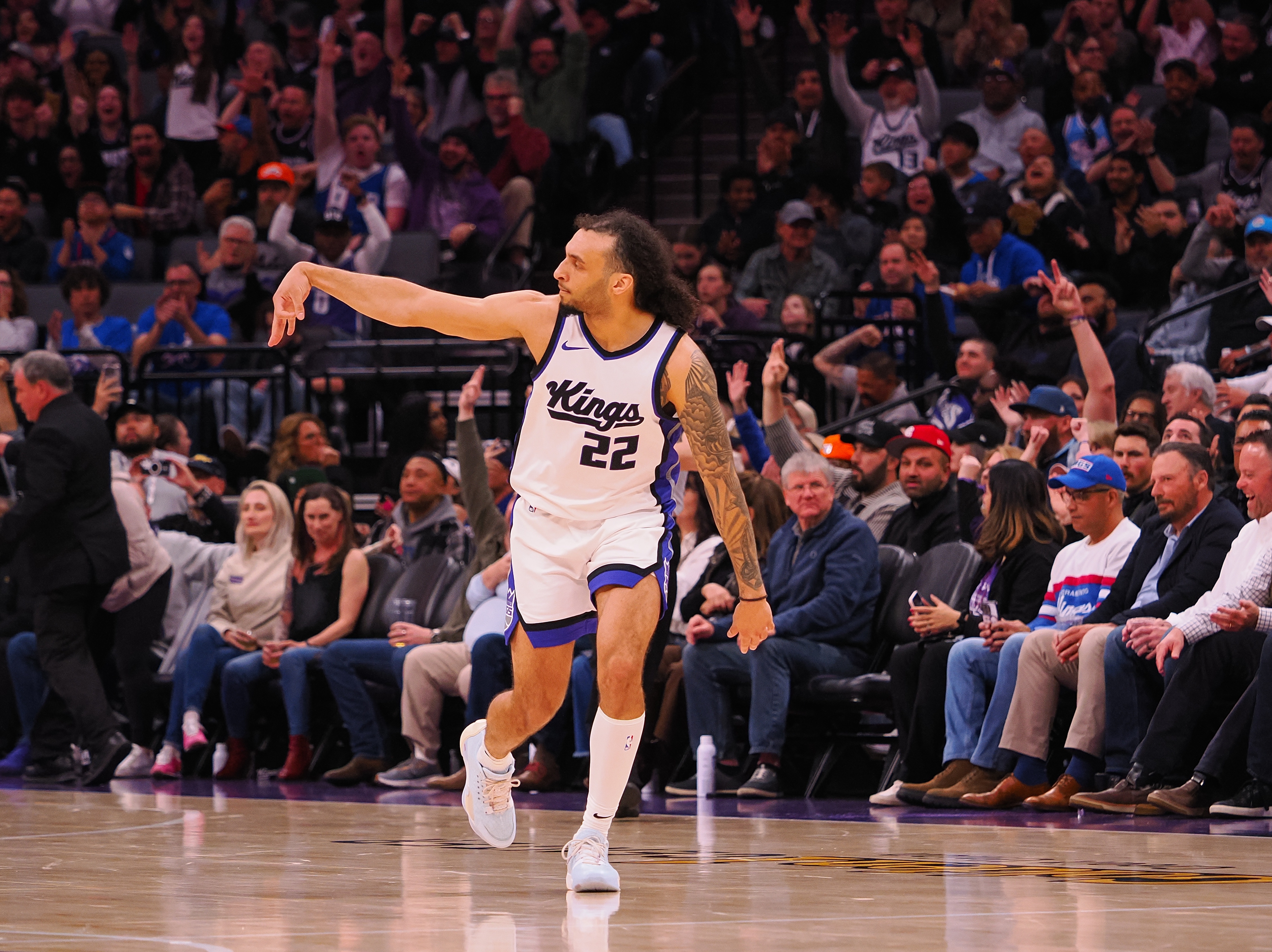 美记：相比于交易蒙克 国王更可能交易德文-卡特以签下威少