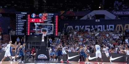 时间刚刚好！库利巴利后撤步晃开防守 三分压哨洞穿篮心