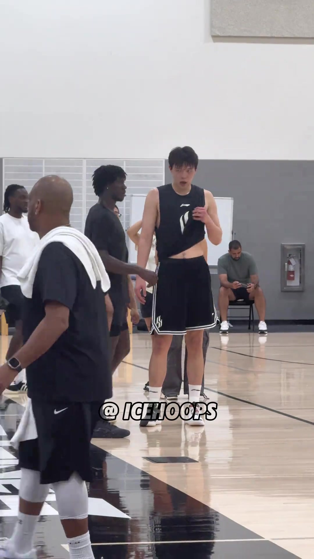 这样的环境很难不进步！杨瀚森在洛杉矶著名野球训练营最新视频！