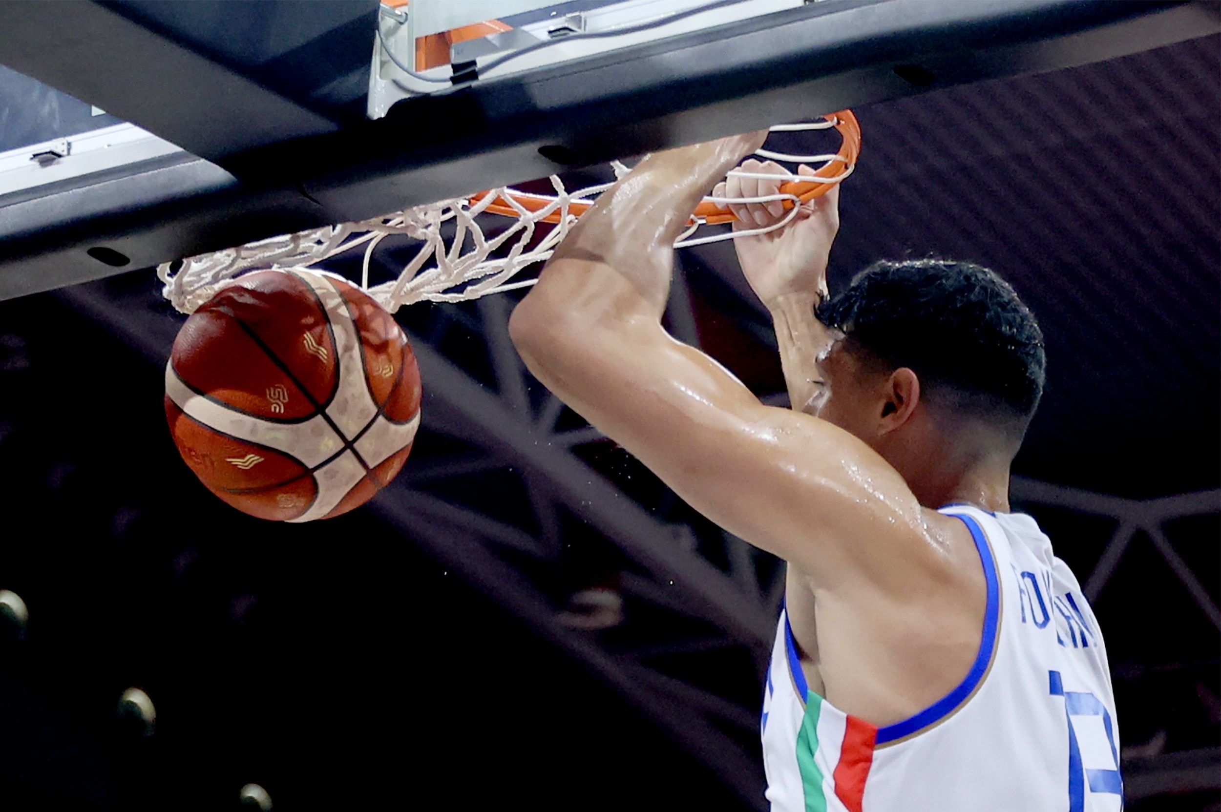 炸裂状态！丰泰基奥7记三分狂轰39分8板3助！正负值+25冠绝全场！