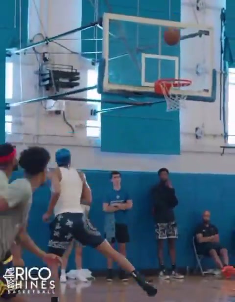 降维打击！掘金媒体晒沃特森出战野球局 动作丝滑攻防兼备