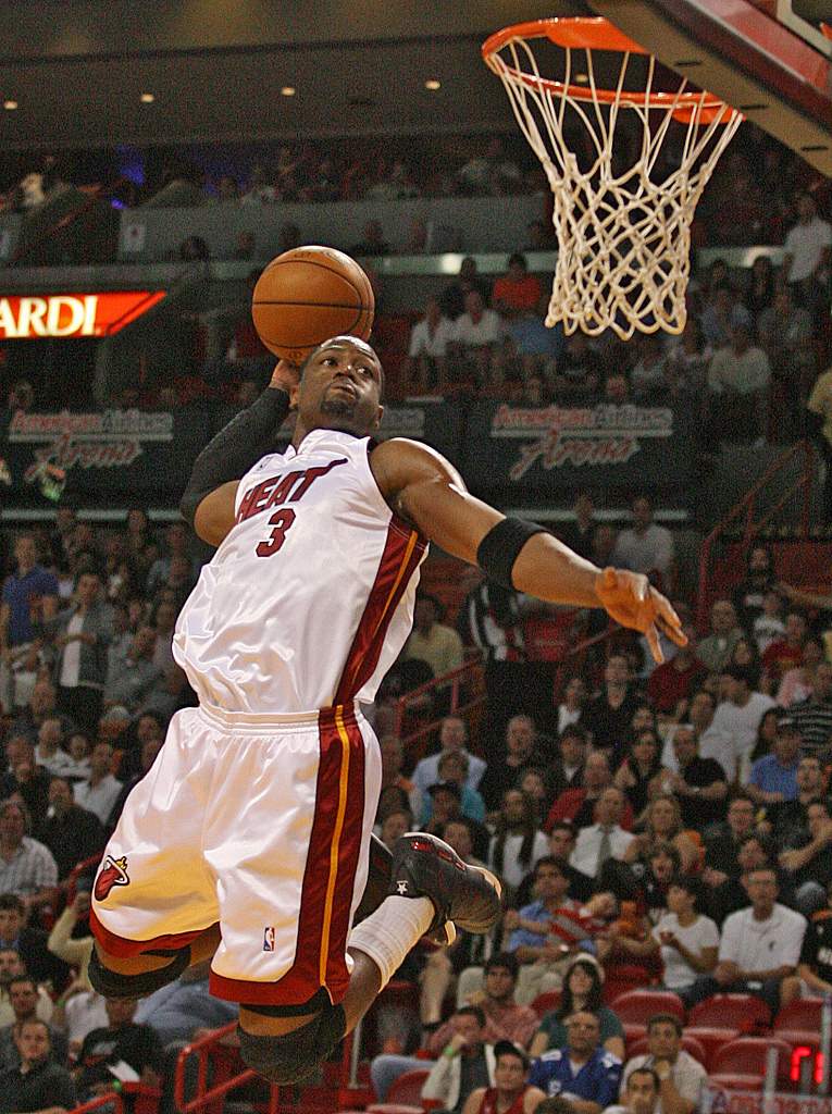 韦德放当今联盟厉害吗？杨毅：当然 他的速度和冲击力你无法阻挡